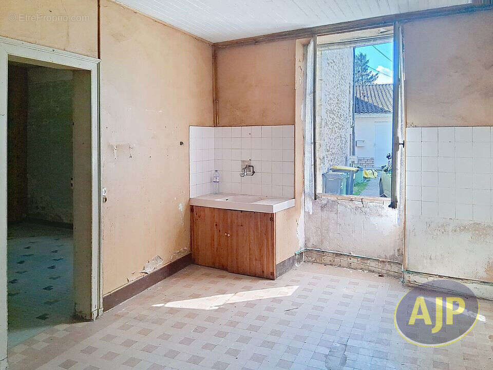 Maison  rénover à Saint Estèphe - photo 3