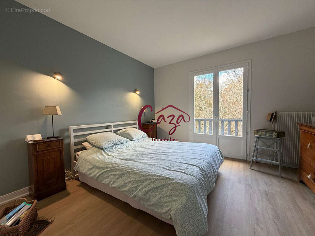 Maison à FARGUES-SAINT-HILAIRE