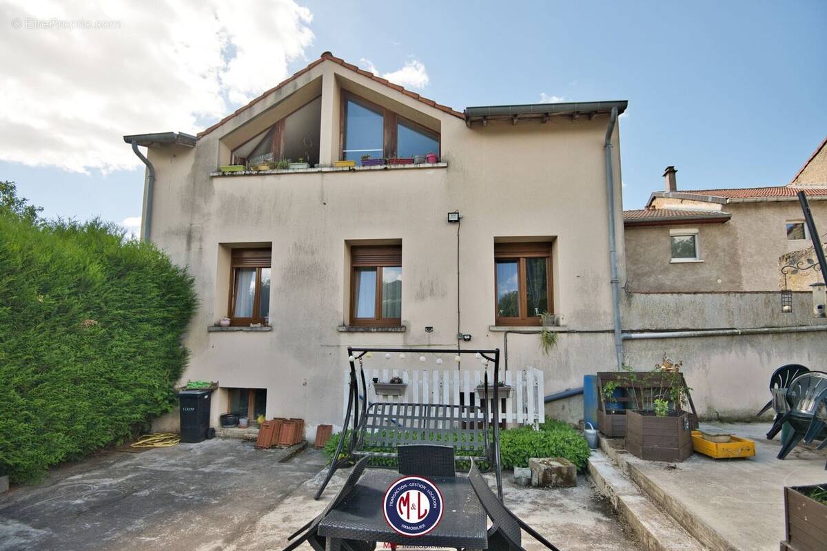 Appartement à COURCELLES-CHAUSSY