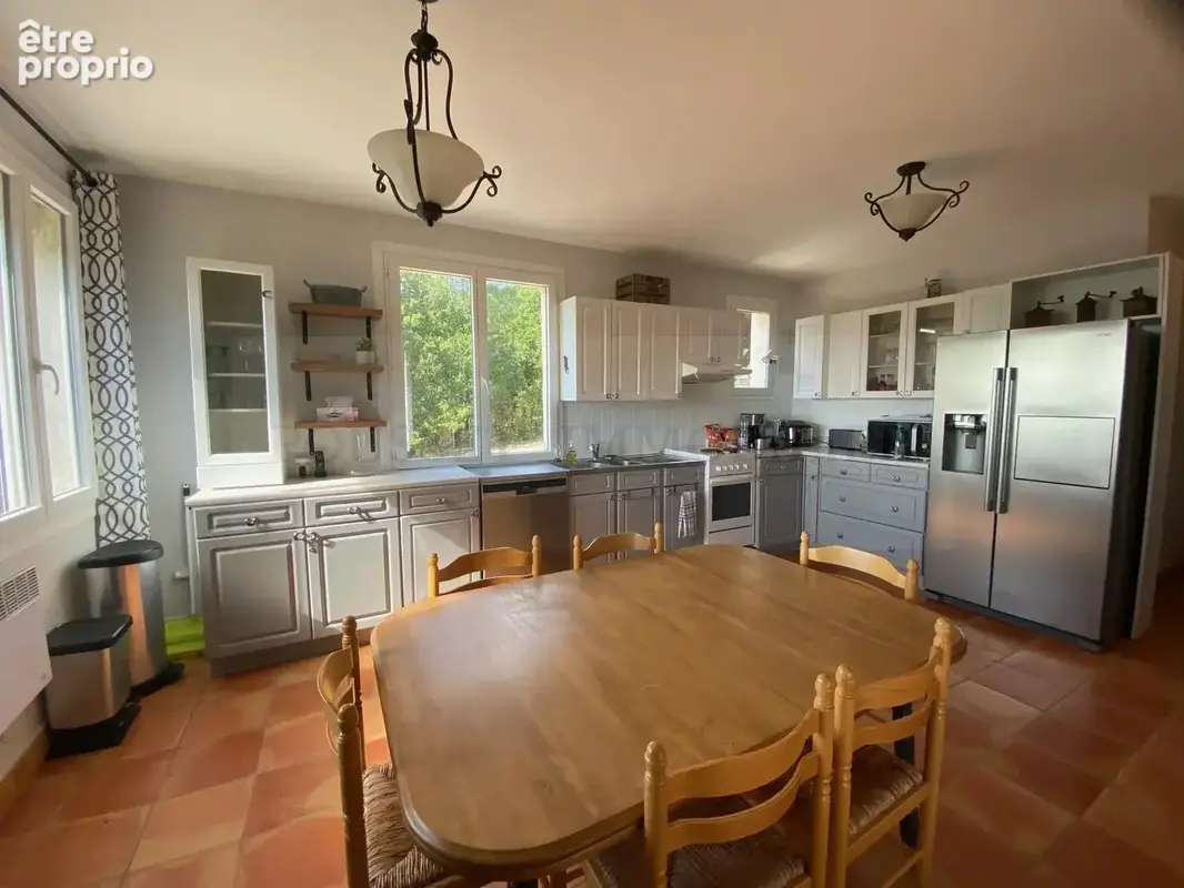 Jolie maison, de 182 m², en partie aménagée de plain-pied sur un terrain de 1ha 56a 32ca. Situation dominante avec vue imprenabl - photo 8