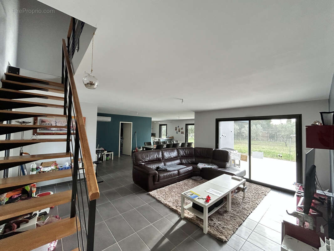 Maison à SAINT-QUENTIN-LA-POTERIE