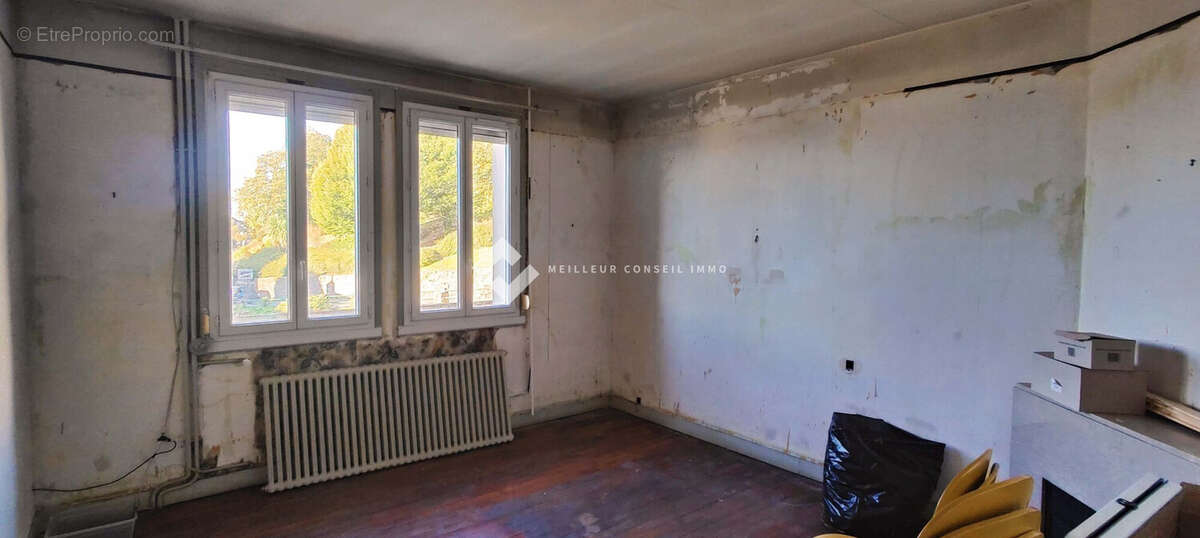 Appartement à CAUREL