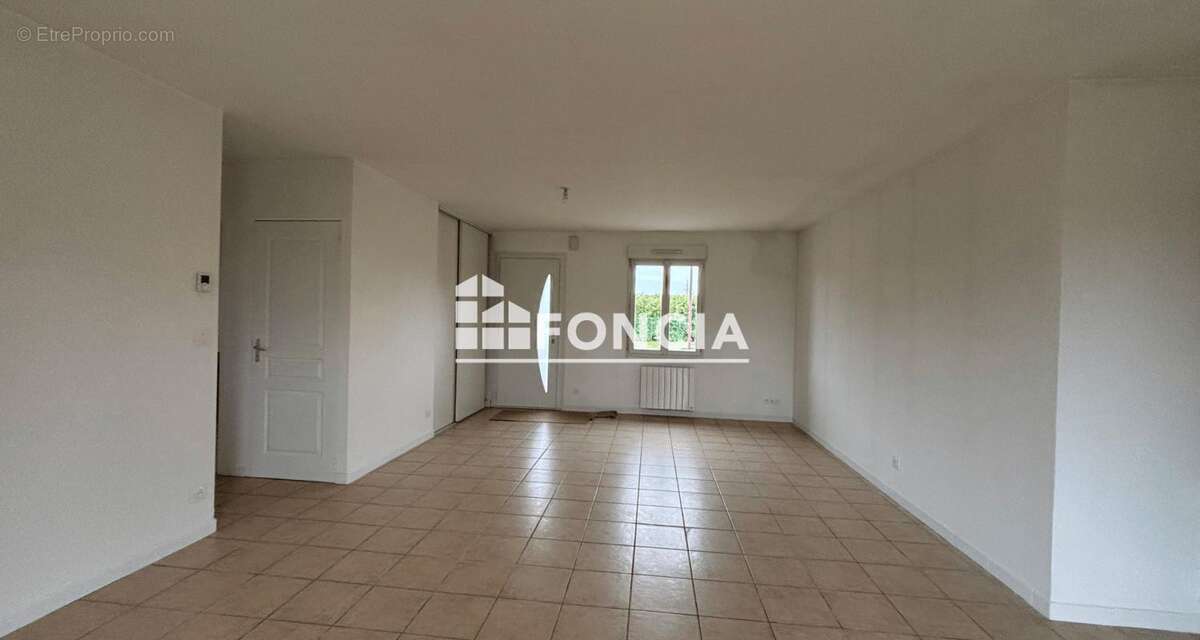 Maison à ROUESSE-FONTAINE