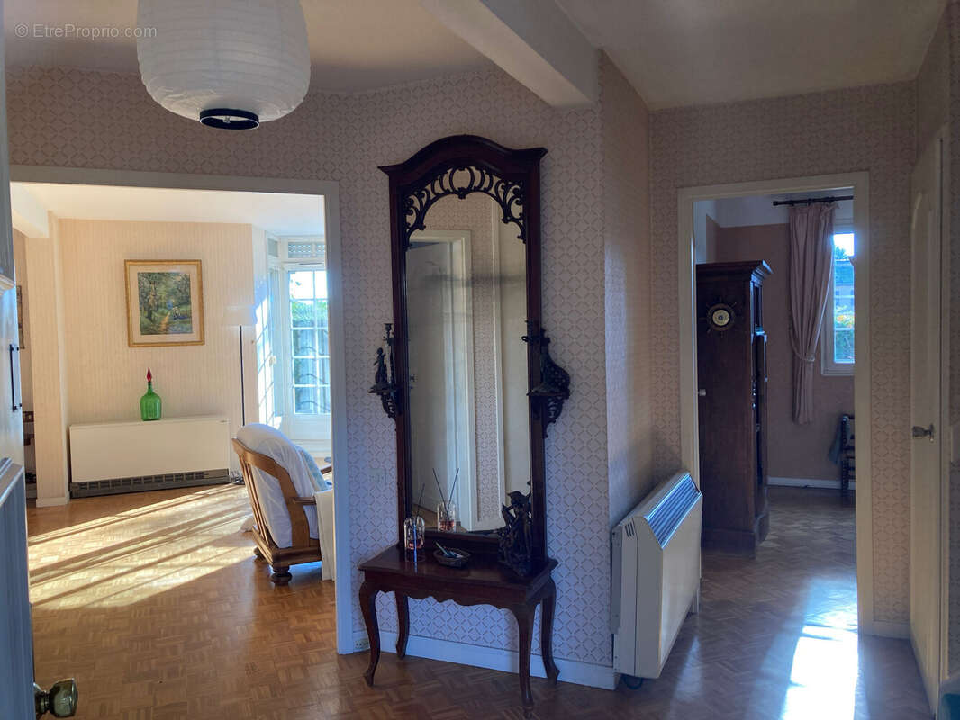 Maison à LES CLAYES-SOUS-BOIS