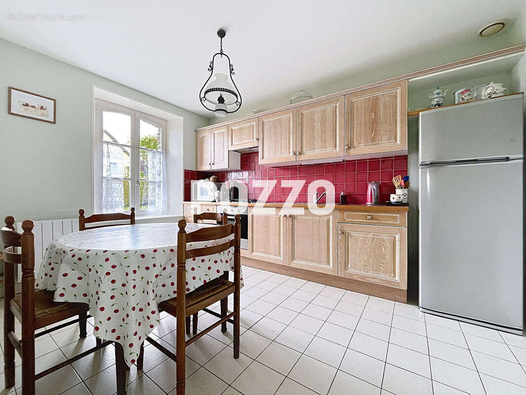 Maison à SAINT-PIERRE-DE-SEMILLY