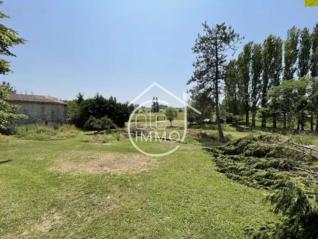 Francs : Propriété de charme en pierre - photo 10