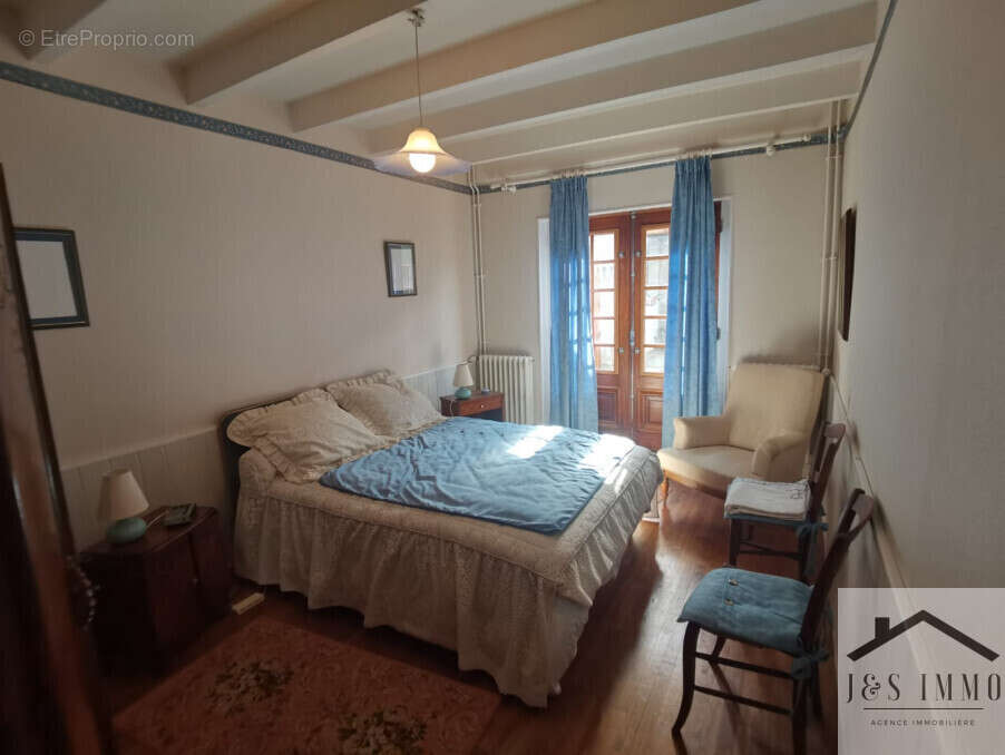 Maison à CHASSENEUIL-SUR-BONNIEURE