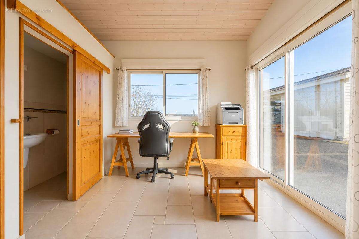 Maison lumineuse de 196 m² à Cubzac-les-Ponts - photo 12