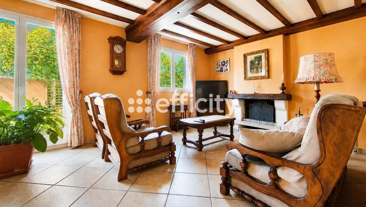 Maison 134 m² à Chassieu  - photo 3