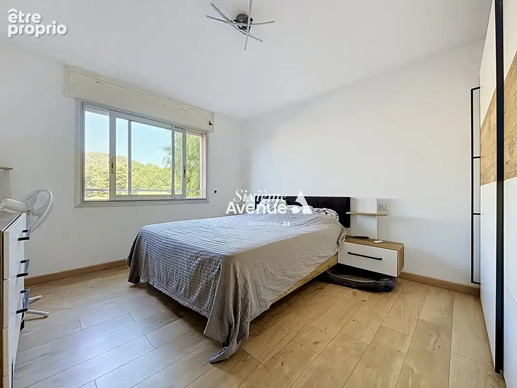 A vendre - Appartement rénové à Grasse 2 pièces de 53 m² avec parking et cave - photo 7