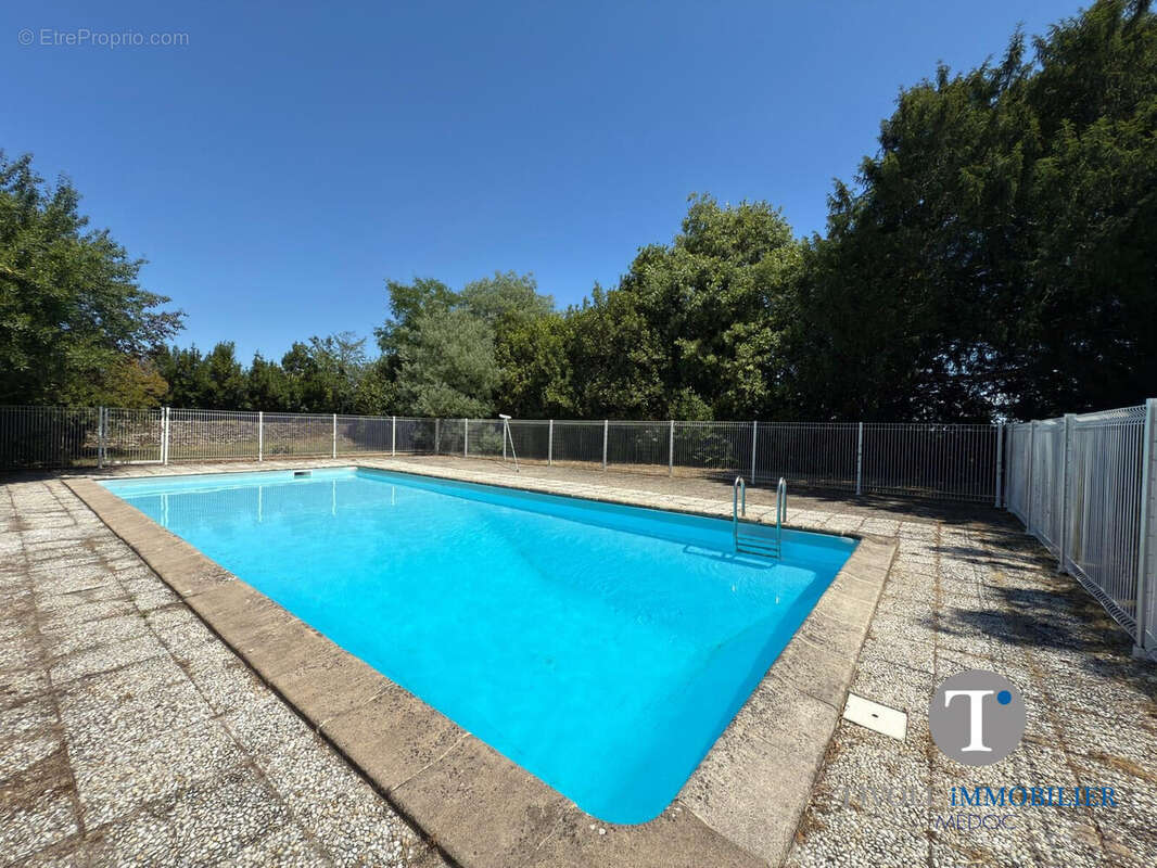 Maison à SAINT-CHRISTOLY-MEDOC