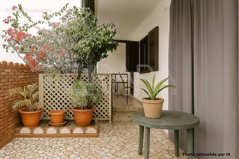 Terrasse 1 - Maison à REMIRE-MONTJOLY