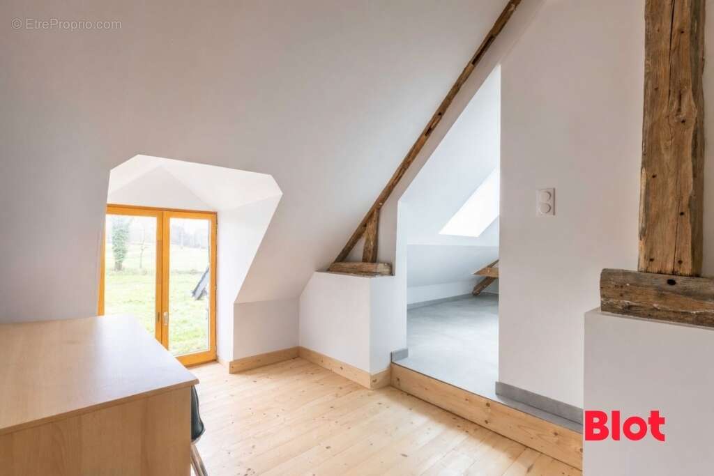 Maison à LA BOUEXIERE