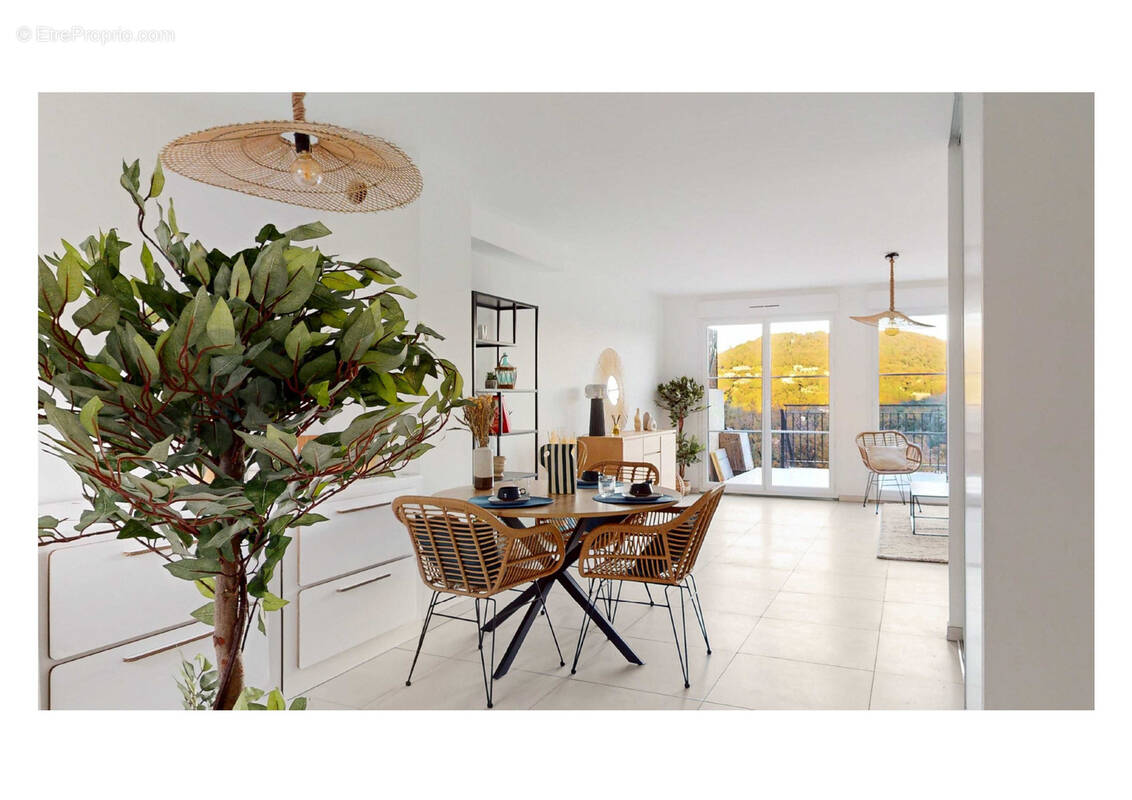 Maison à LA GARDE-FREINET