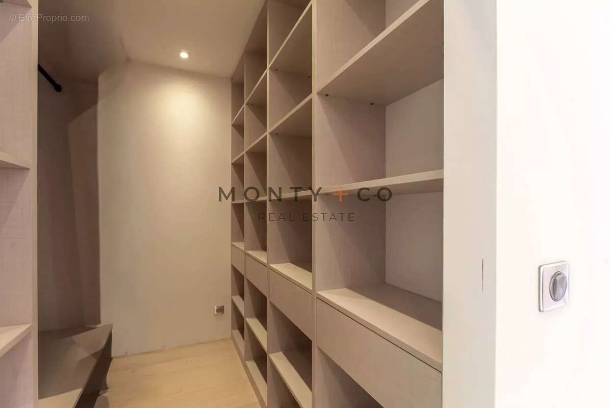 Appartement à ROQUEBRUNE-CAP-MARTIN