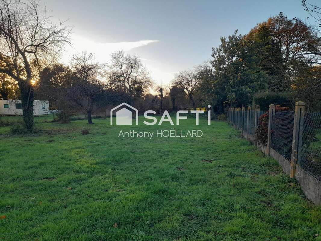 Photo 2 - Terrain à SAINT-MARC-LE-BLANC