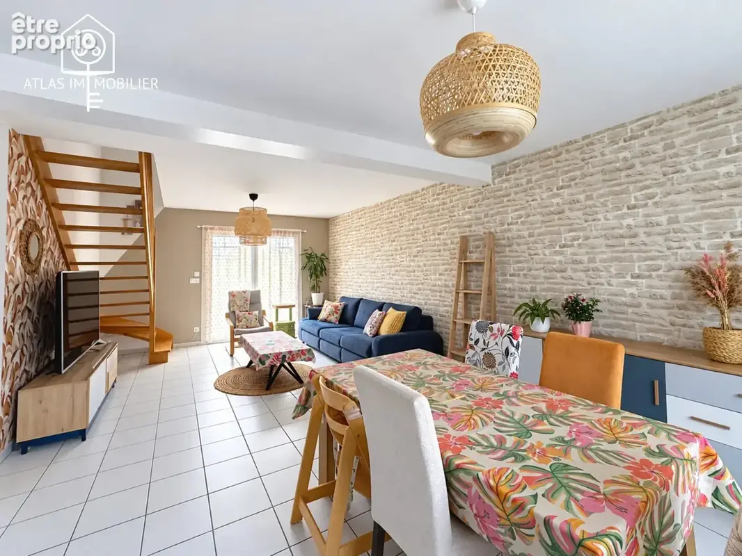 Maison 5 pièces 107 m² à vendre à La Chapelle-Chaussee (35630) - photo 1