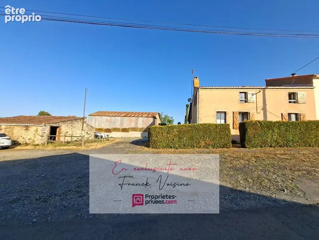 A VENDRE en Exclusivité aux Herbiers, maison de 104 m2 avec 2 chambres (possibilité 3° chambre)  et 1 bureau sur une parcelle de - photo 2