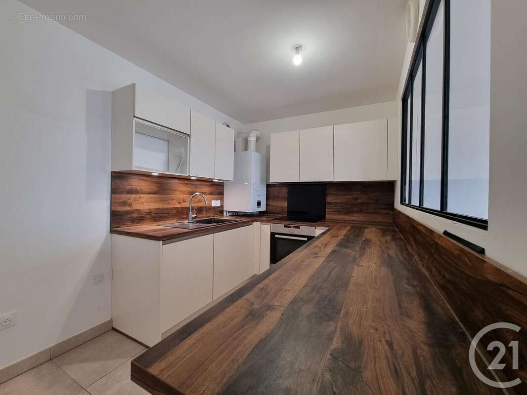 Appartement à SAINT-MAUR-DES-FOSSES