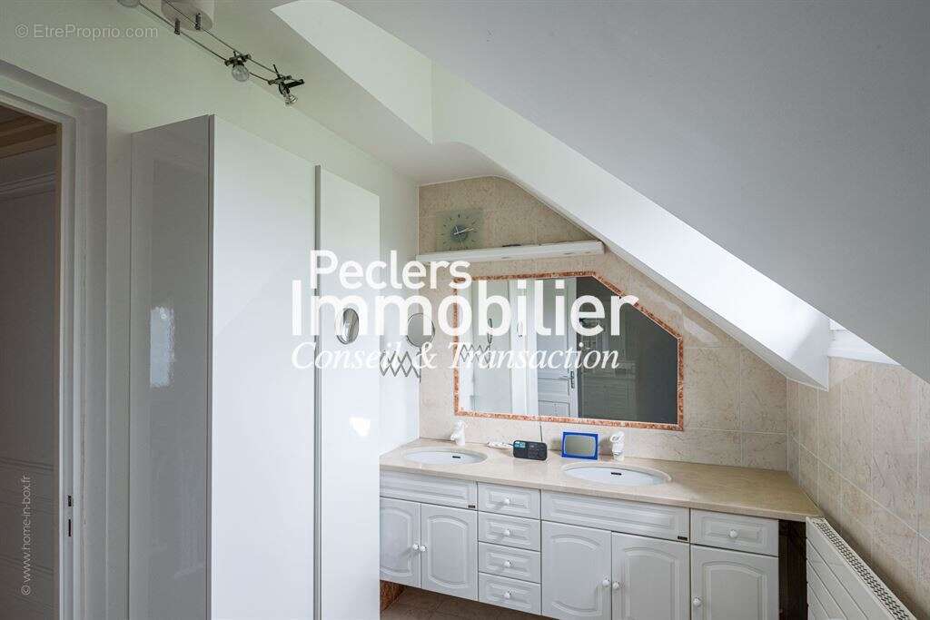 Maison de caractère familiale dans le triangle d'or - photo 19