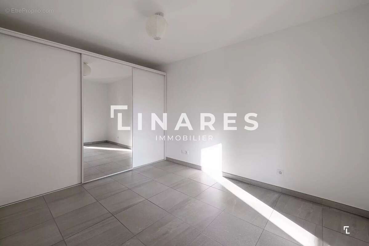 Appartement à MARSEILLE-5E