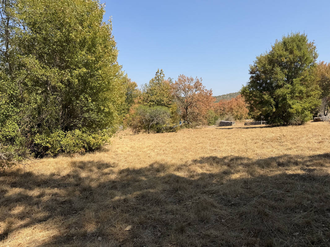 Terrain à MARCILHAC-SUR-CELE