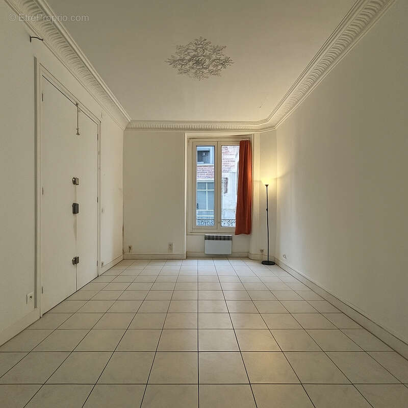 Appartement à PARIS-11E