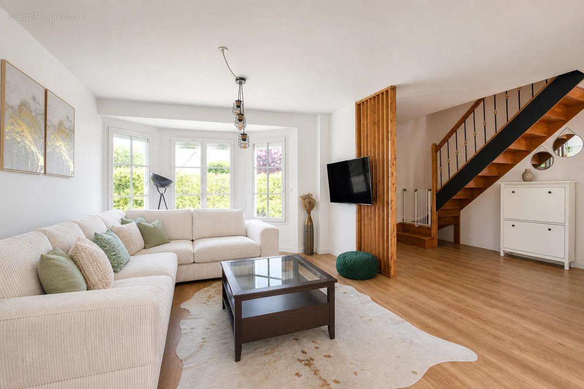 Maison de 7 pièces de 134 m² à Lagny-le-Sec - photo 2