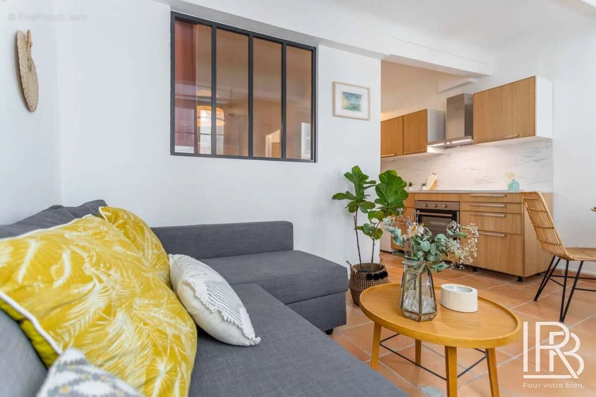 Appartement à MARSEILLE-2E