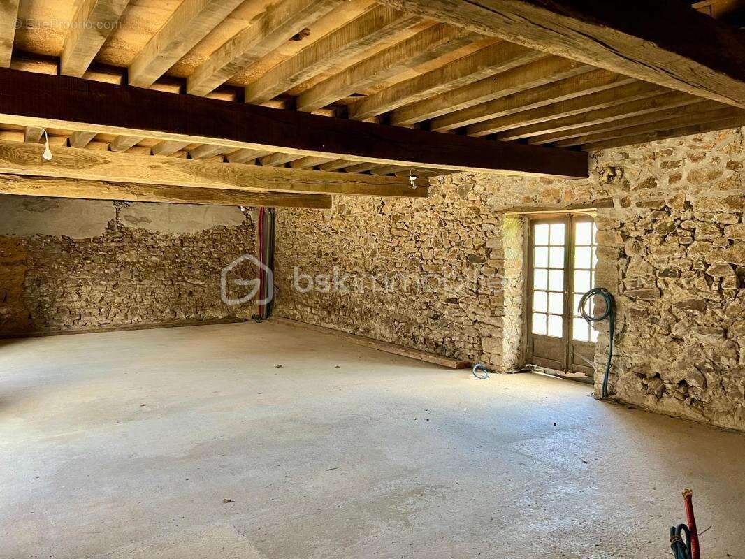 Maison à BAZOUGES-LA-PEROUSE