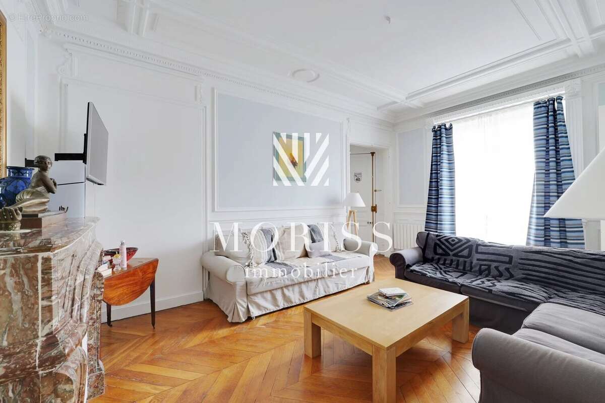 Appartement à PARIS-17E