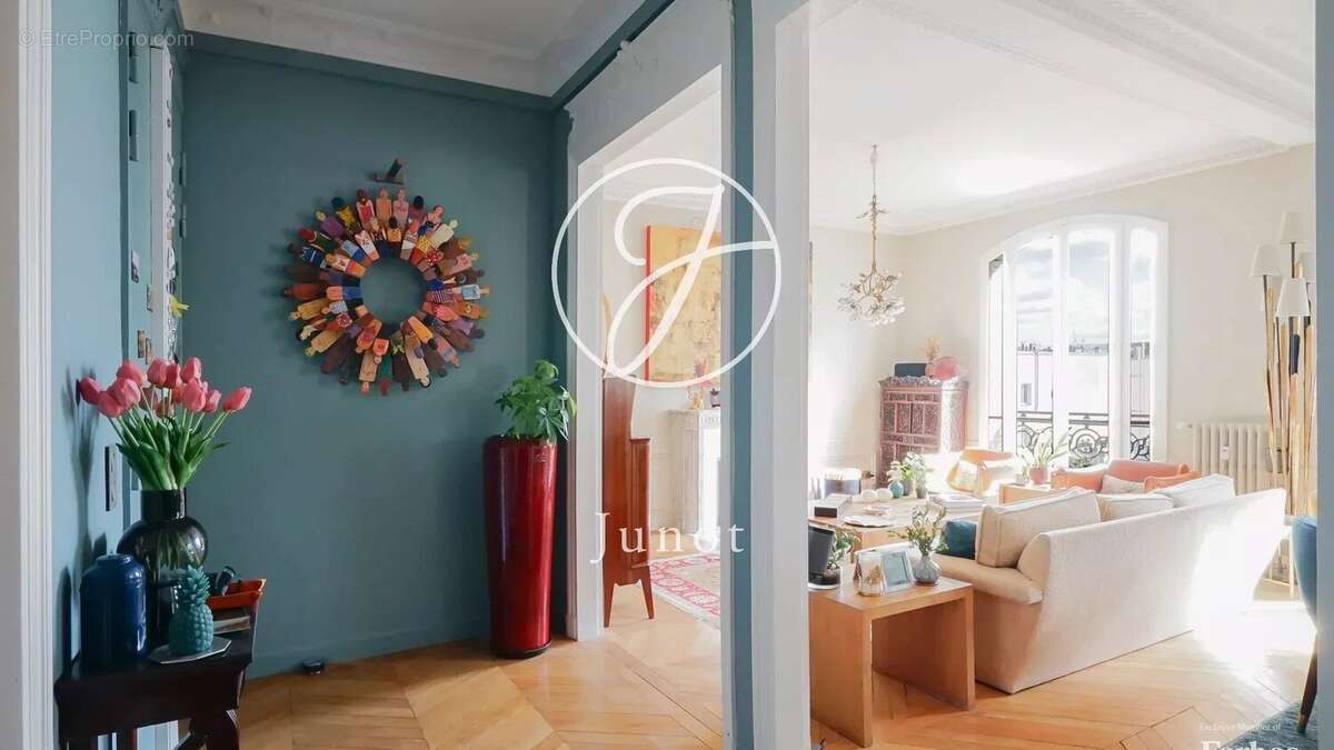 Appartement à PARIS-7E