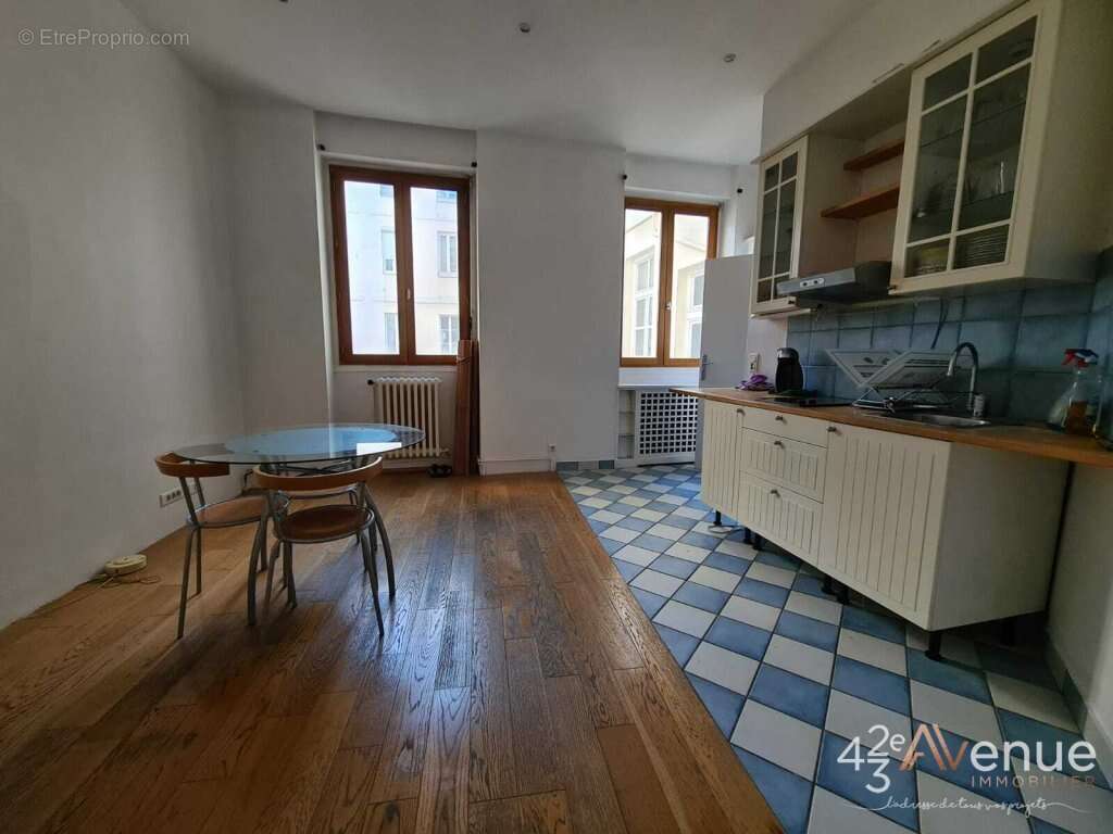 Appartement à SAINT-ETIENNE