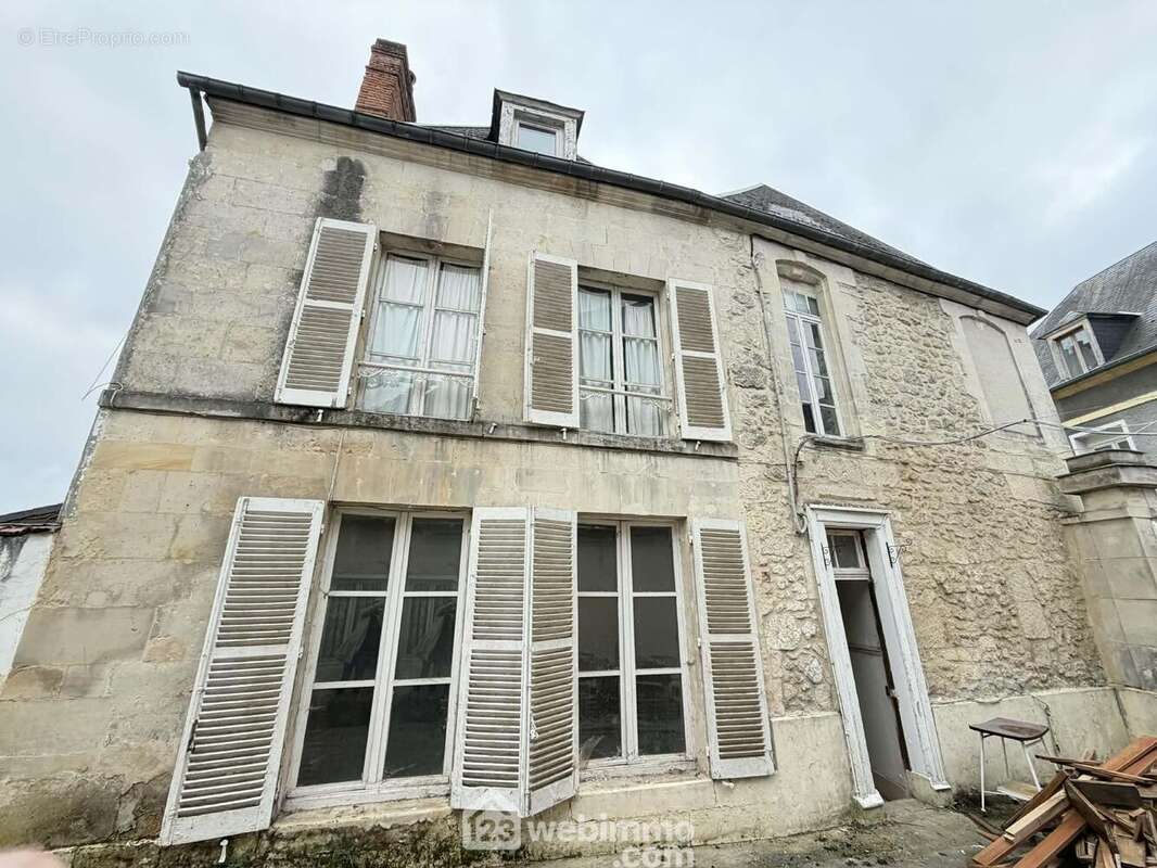 Jolie maison de charme d'une surface habitable de 127 m² - Maison à LAON