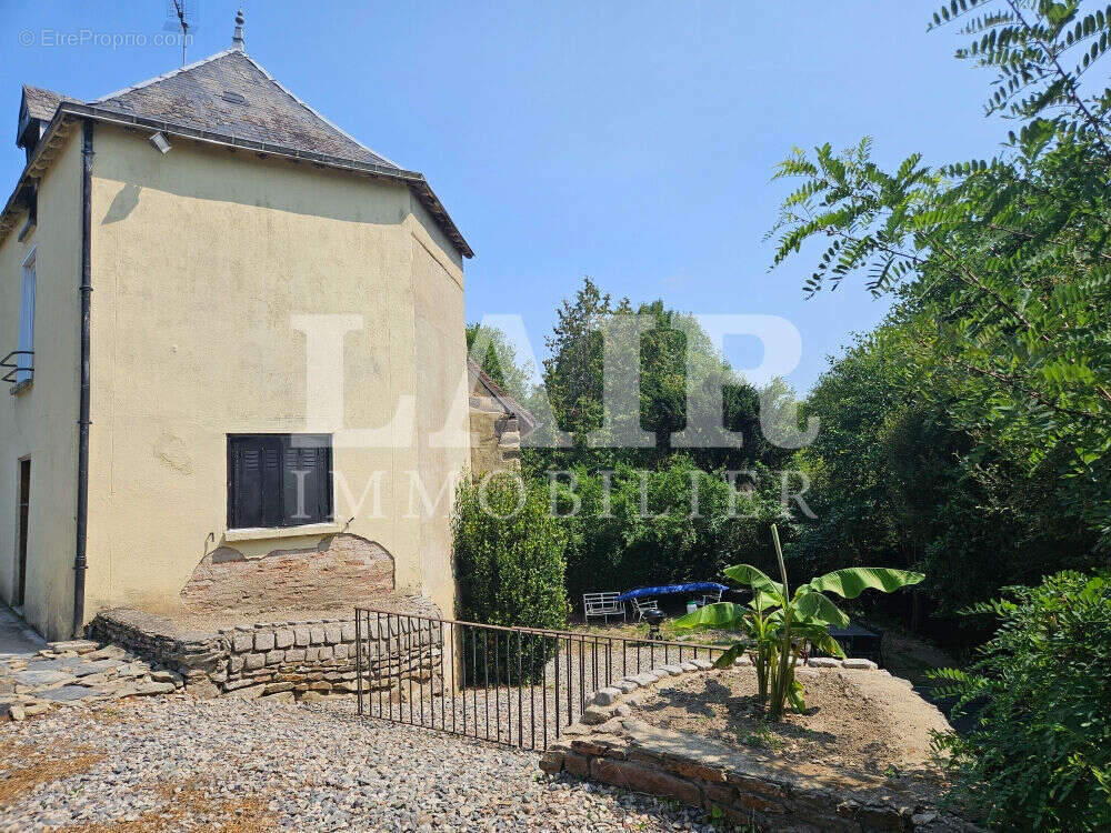 Maison à SAINT-LEONARD-DES-BOIS