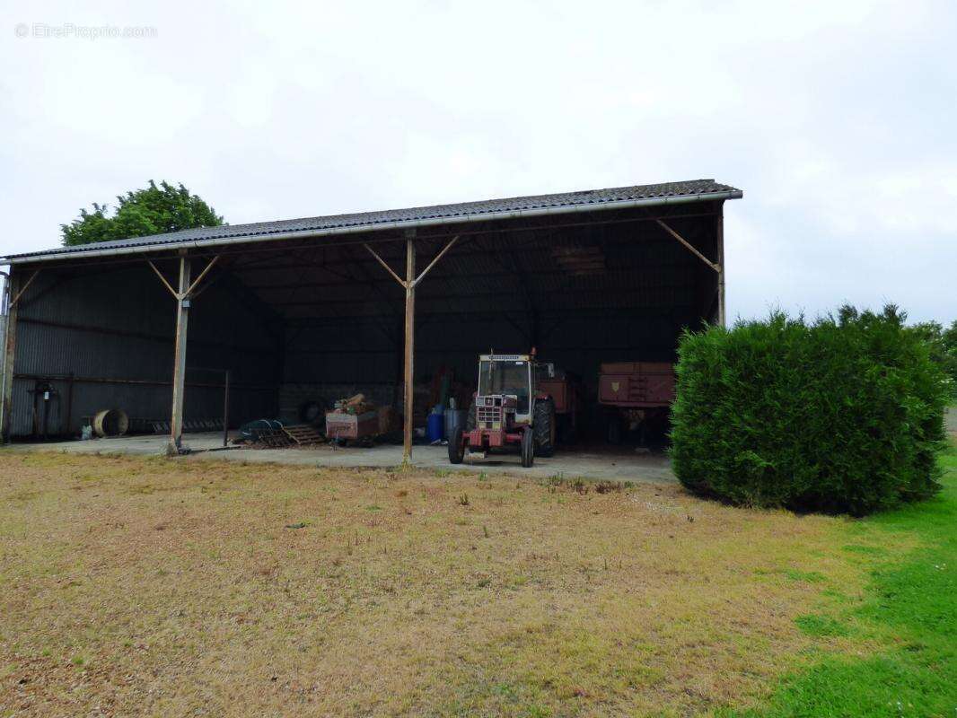 Maison à TREMBLAY-LES-VILLAGES
