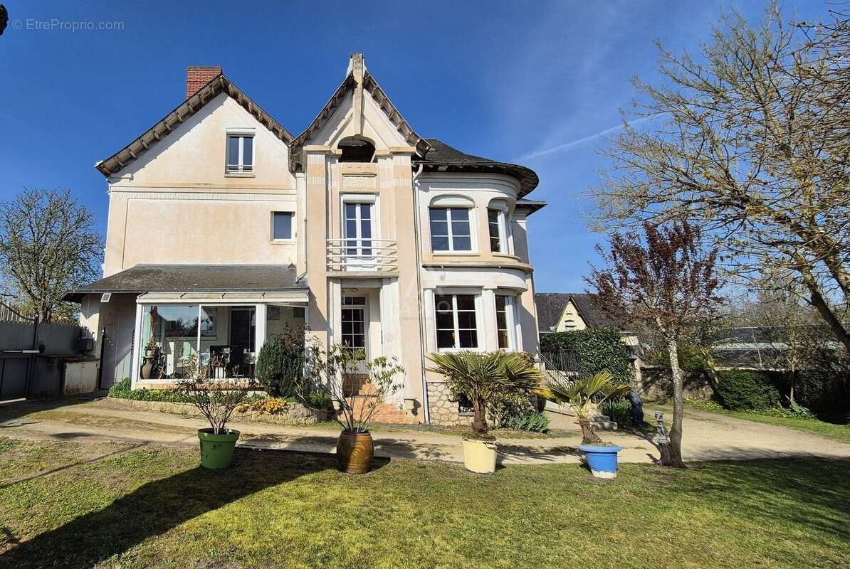 Maison à LONGUE-JUMELLES