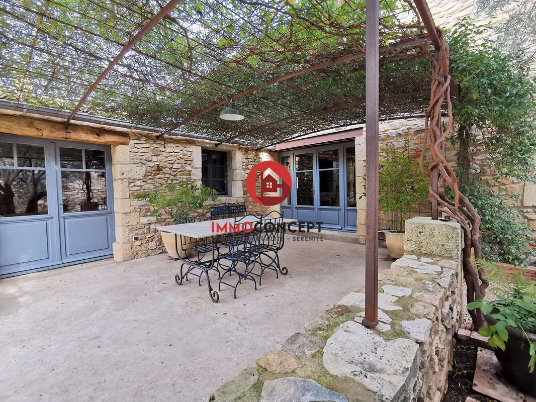 Maison à SAINT-VICTOR-LA-COSTE