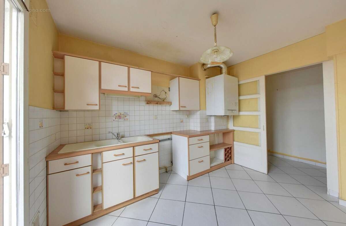 Appartement 91 m² à Fontaine  - photo 4