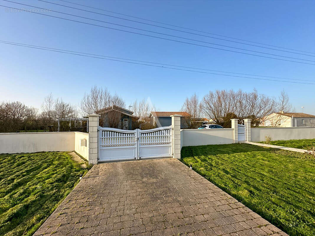 A vendre proche du bourg en impasse - Maison de plain-pied - photo 16