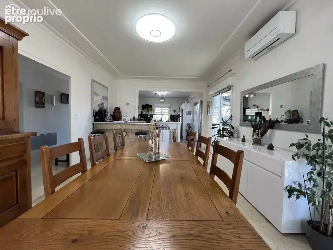 Maison de qualité avec appartement indépendant, terrain arboré de 2 500 m² et ascenseur extérieur - photo 8