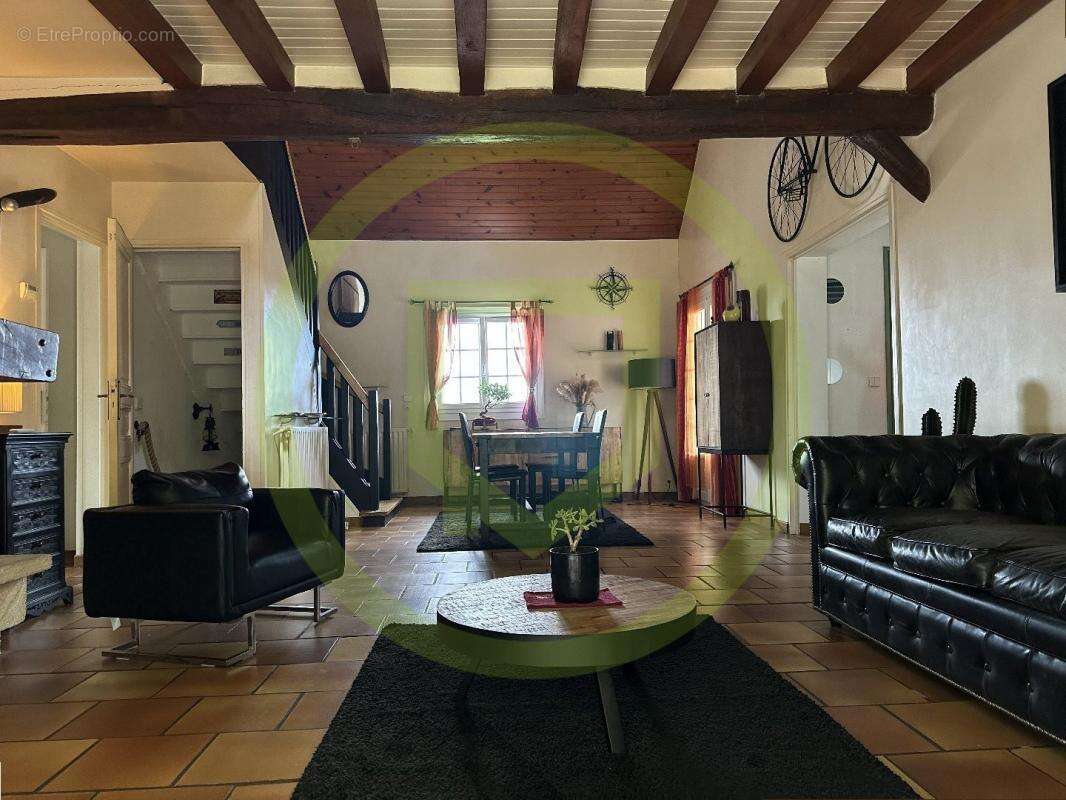 Maison à CIRES-LES-MELLO