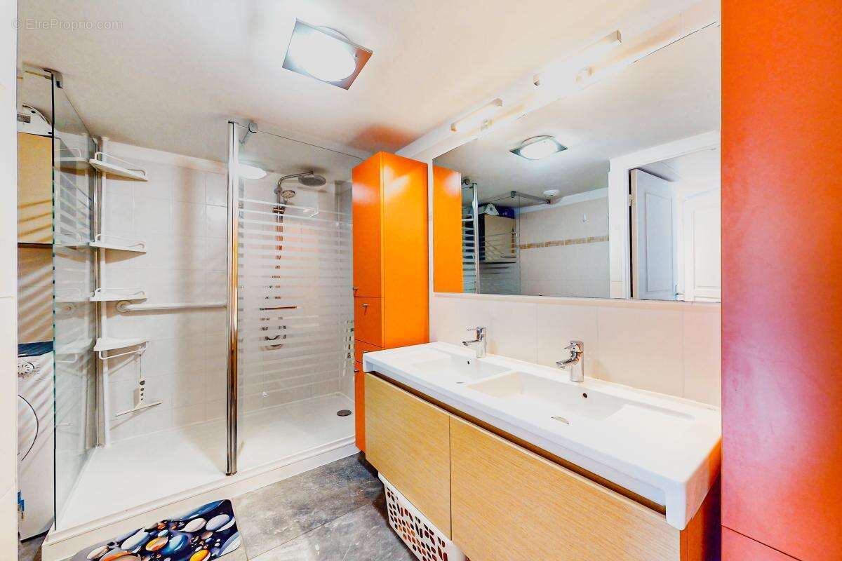 Appartement à MANDELIEU-LA-NAPOULE