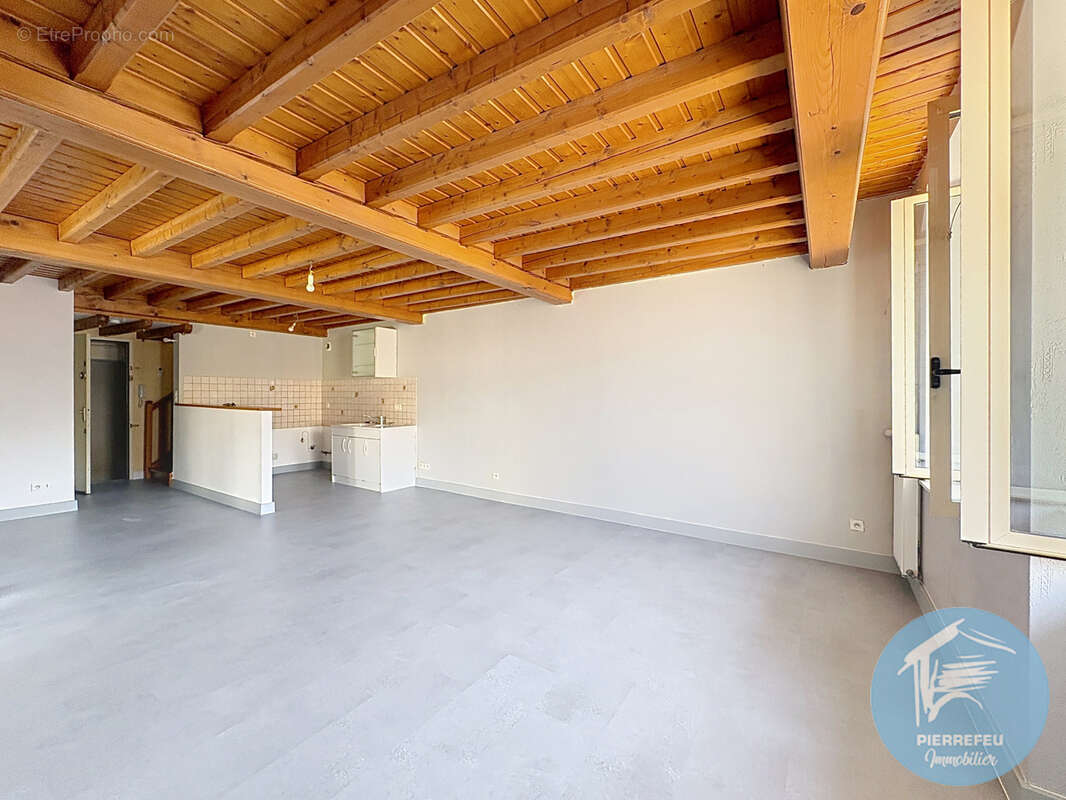 Tarare centre - immeuble de rapport r+2 de 277 m2 - vendu entierement loue - photo 8