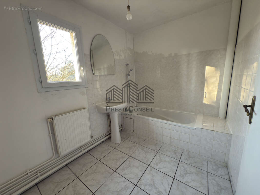 Maison à LES DAMPS