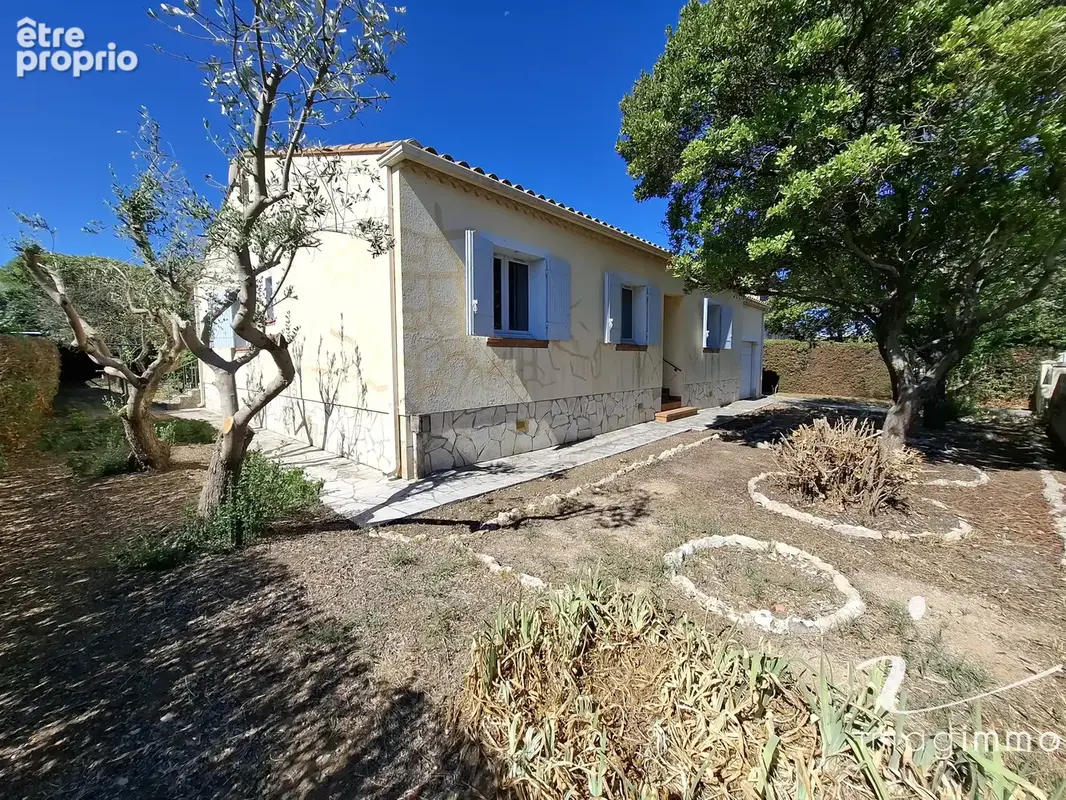 A SAISIR : Rare, au calme, maison de plain pied de type 5 avec garage de 39 m2 sur une parcelle d'environ 1 00 - photo 2