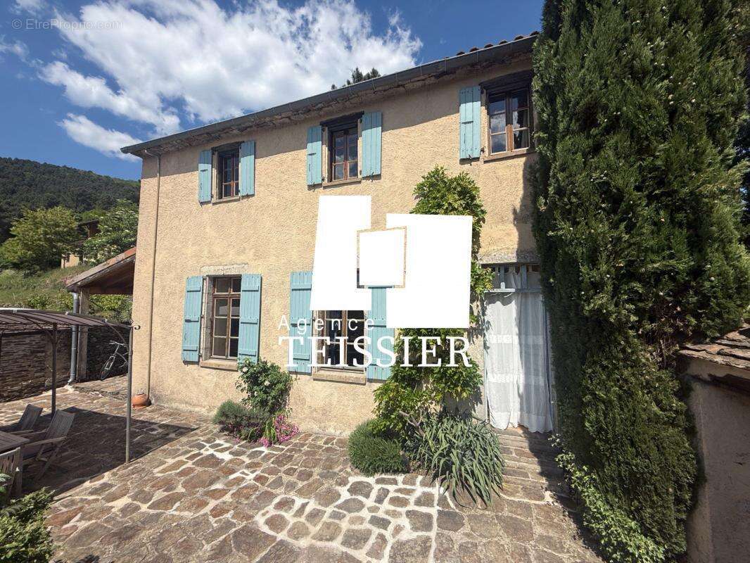 Maison à SAINT-MELANY