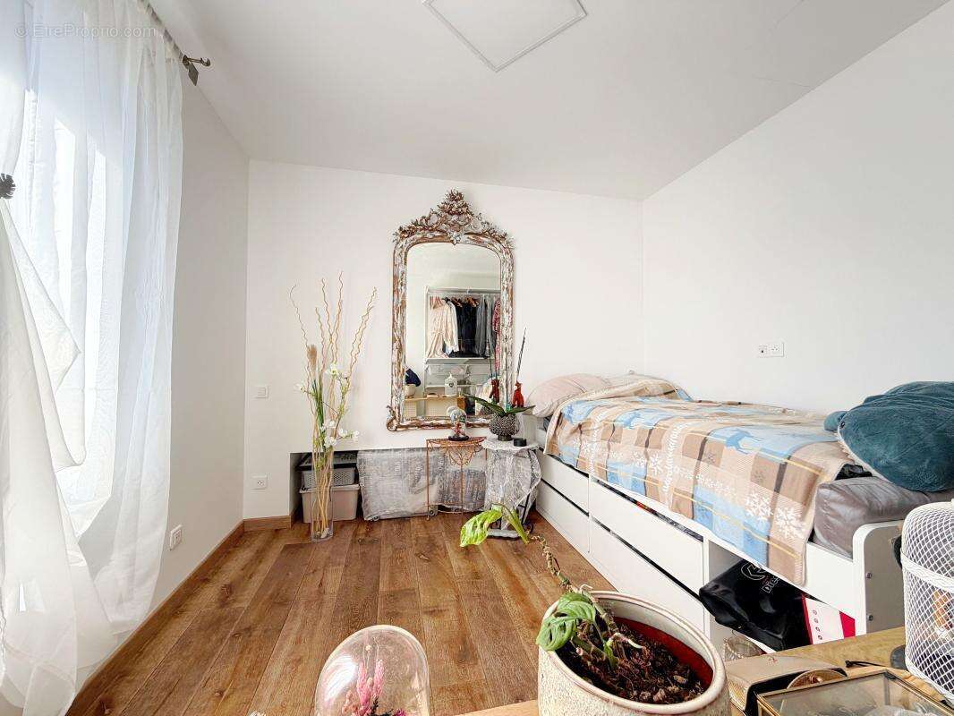 Appartement à VALLAURIS