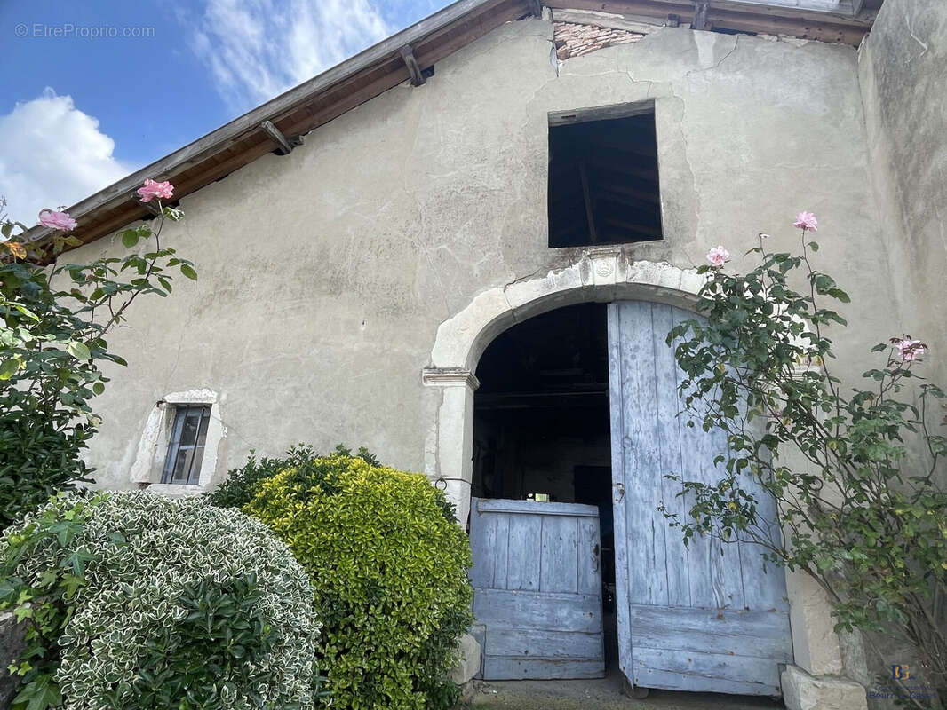 Maison à LAHONTAN