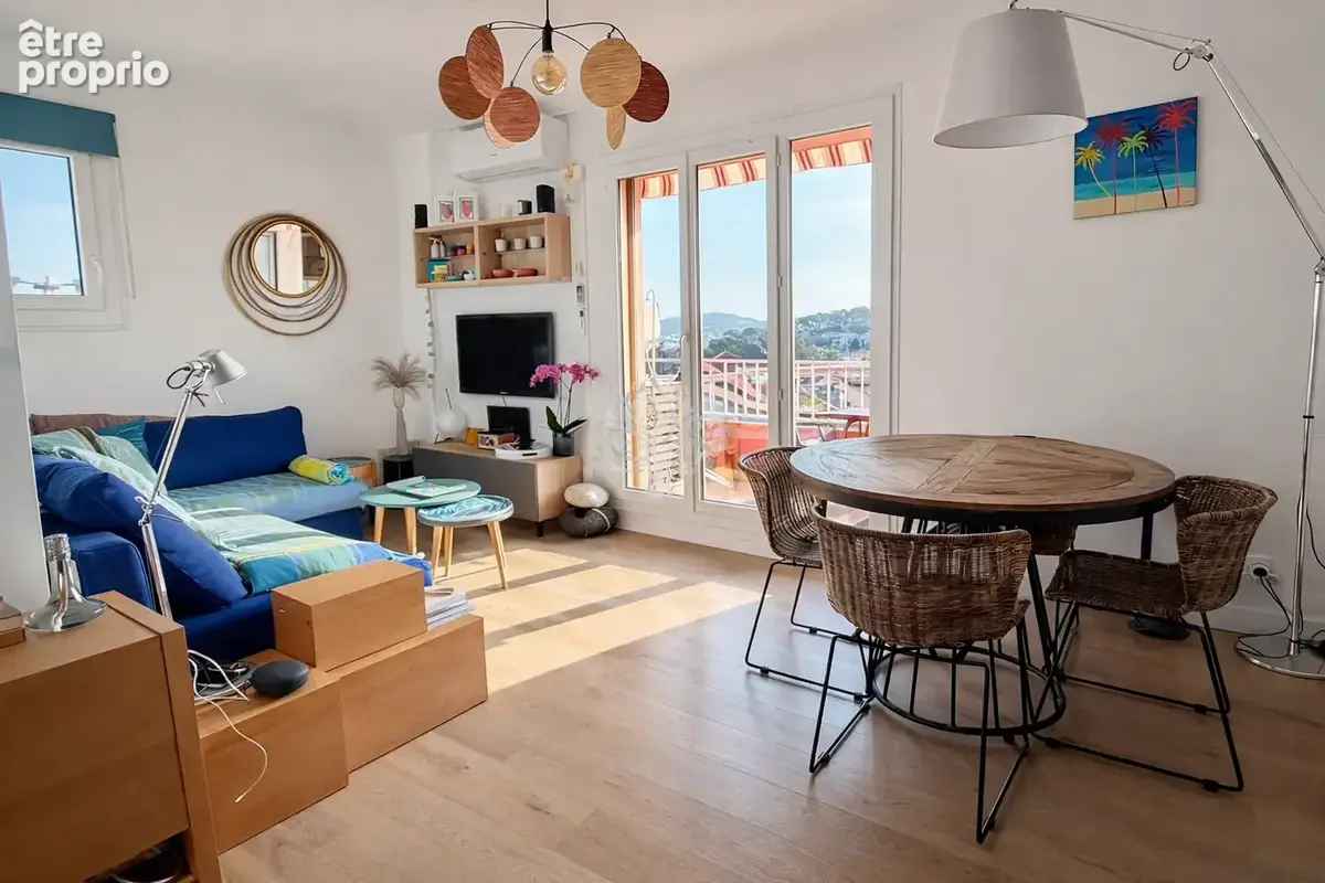Sanary sur mer portissol - t2 dernier etage terrasse apercu mer plage a pied - photo 1